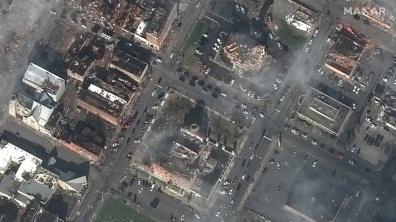 FOTO: Citra Satelit Tampilkan Kerusakan Parah Akibat Terjangan Tornado di AS