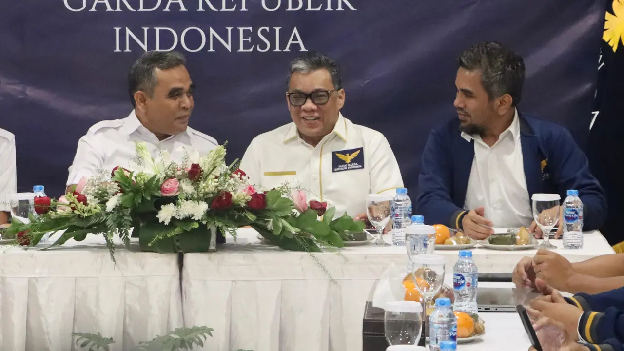 Wakil Ketua Umum Partai Garuda Teddy Gusnaidi merasa heran mengapa bakal calon presiden (capres) Prabowo Subianto menjadi sasaran fitnah.
