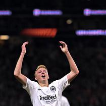 Manchester United kepincut Hugo Larsson (AFP)