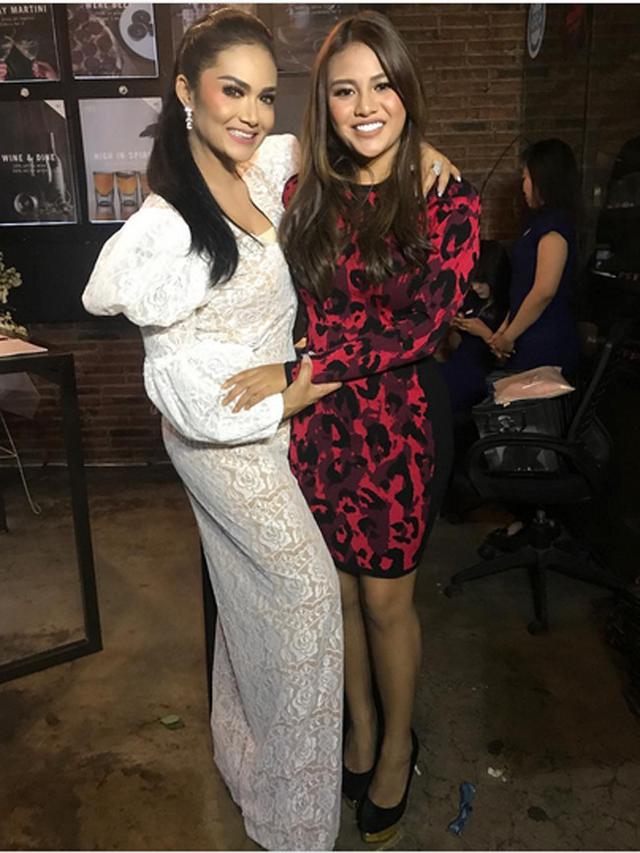 [Bintang] Krisdayanti dan Aurel Hermansyah