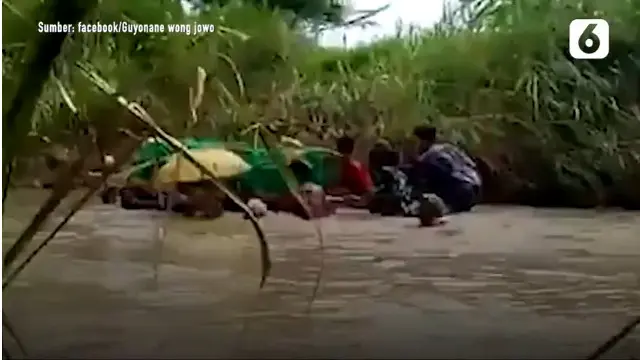Viral Keranda Jenazah Dihanyutkan Lewat Sungai Menuju Pemakaman, Ini 6 Faktanya