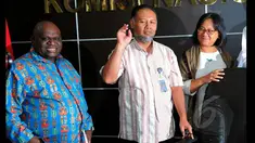 Wakil Ketua KPK, Bambang Widjojanto mendatangi Komisi Nasional Hak Asasi Manusia (Komnas HAM), Jakarta, Selasa (27/1/2015). (Liputan6.com/Faisal R Syam)