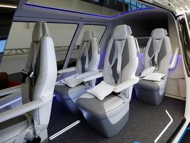 Interior mobil terbang yang diberi nama Skai yang dikembangkan oleh perusahaan startup Alaka’I Technologies di Newbury Park, California, 28 Mei 2019. Mereka berencana untuk menggunakan kendaraannya sebagai taksi terbang atau kendaraan pengiriman. (AP/Marcio Jose Sanchez)