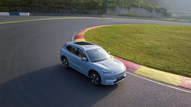 Geely EX5