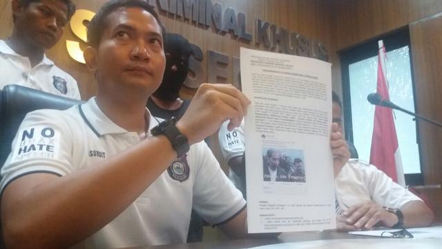 Tersangka penghina Jokowi dan Gubernur Sulsel dibebaskan polisi. Foto (Liputan6.com/Fauzan)