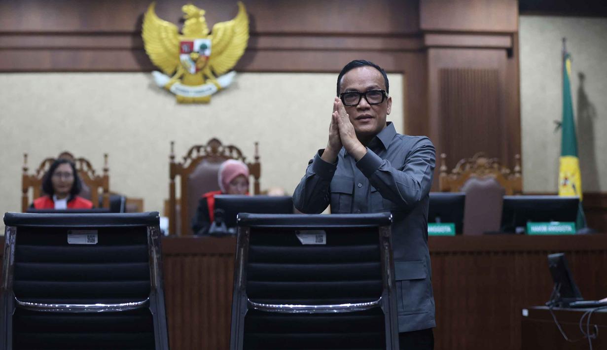 Mantan Wakil Menteri Ketenagakerjaan, Immanuel Ebenezer Gerungan atau Noel, saat mengikuti sidang pembacaan putusan atau vonis di Pengadilan Tindak Pidana Korupsi (Tipikor), Jakarta, Kamis (4/6/2026). (Kapanlagi.com/Budy Santoso)