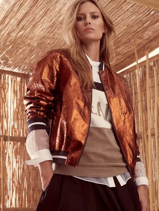 Ekstra stylish dengan sequin juga terasa lebih glamor dengan jaket berpotongan bomber.  (Foto: Pinterest)