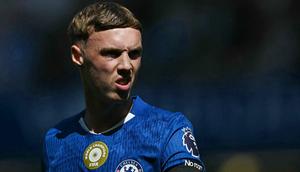 Penyerang Chelsea, Cole Palmer, dalam duel melawan Crystal Palace pada pekan pertama Premier League 2025/2026 di Stamford Bridge, London, Minggu (17/8/2025). (AFP/Justin Talis)