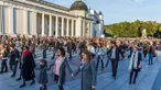 Sakalausko mengatakan bahwa ide untuk peduli terhadap kasus bunuh diri di Lithuania karena jumlah insiden bunuh diri semakin meningkat yakni tiga kali lebih sering daripada orang di negara-negara Eropa lainnya.