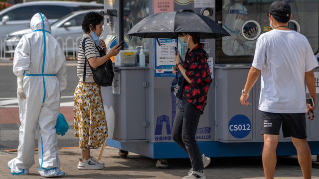 Sejumlah Kota di China Perketat Aturan COVID-19