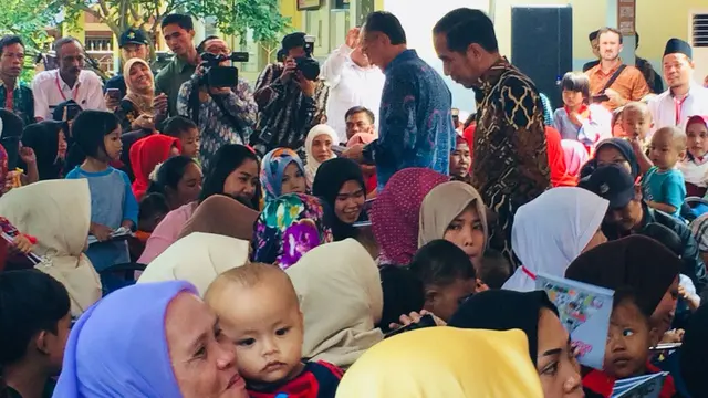 Jokowi Ajak Presiden Bank Dunia Blusukan ke Posyandu