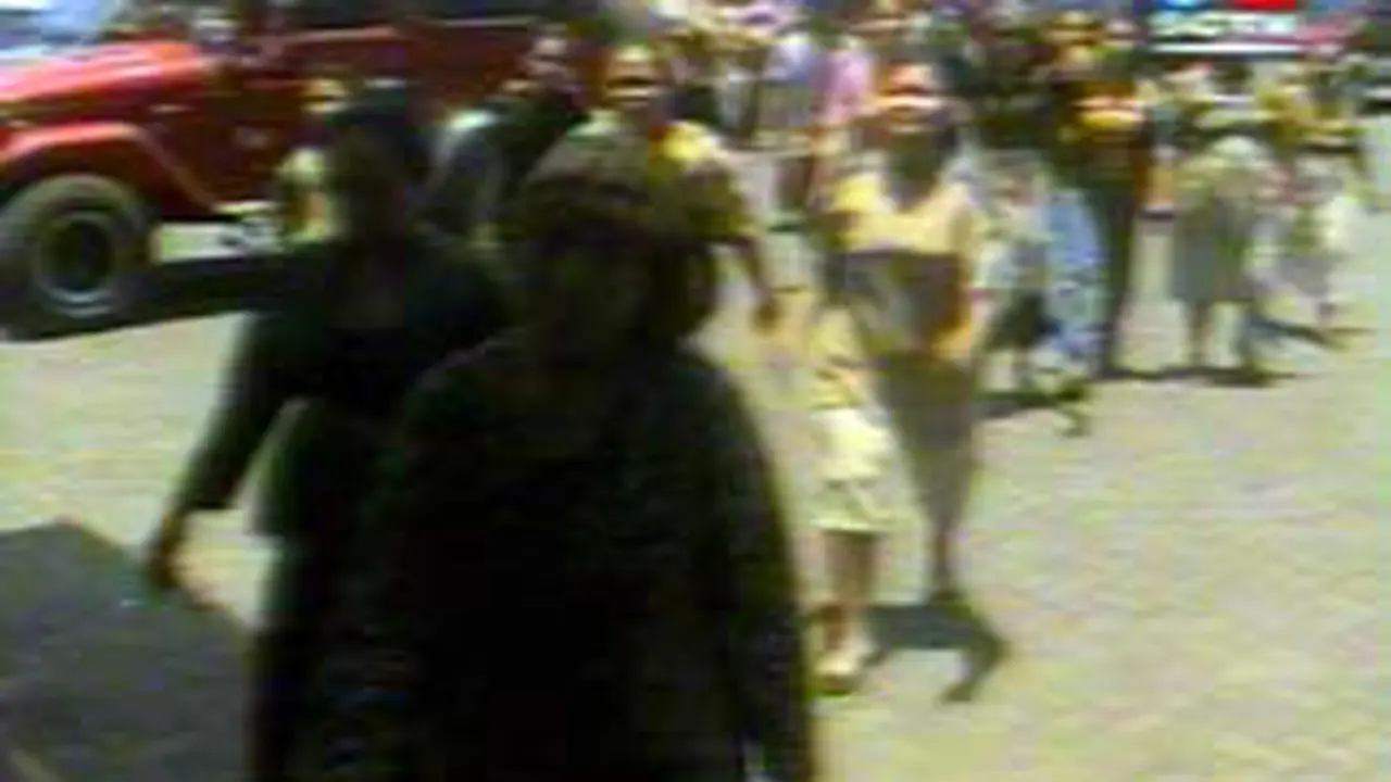 221002aPedagangDemo.jpg