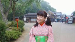 Berasal dari Negeri Sakura, Haruka punya pesona yang khas. Terlebih, saat ia mengenakan busana tradisional Jepang. Wanita kelahiran 1992 ini tampak makin memesona. (Liputan6.com/IG/@haruuuu_chan)