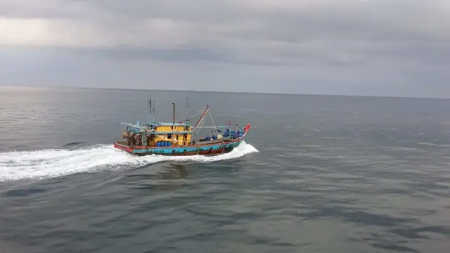 Kapal Pengawas Perikanan (KP) Orca 02 kembali menangkap 1 kapal ikan asing (KIA) Malaysia pada Jumat (21/6/2019). (Dok Kementerian Kelautan dan Perikanan)