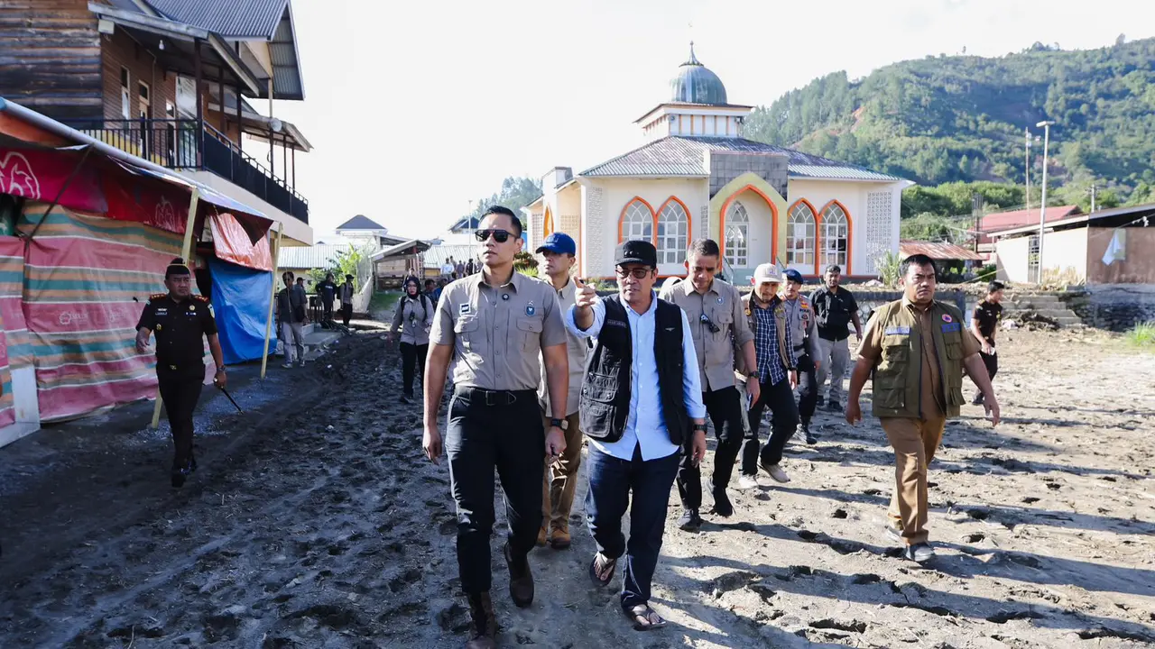 Menteri Koordinator (Menko) Bidang Infrastruktur dan Pembangunan Kewilayahan, Agus Harimurti Yudhoyono (AHY) meninjau langsung kondisi wilayah terdampak bencana di Aceh Tengah. (Foto: istimewa)