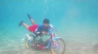Sejumlah bangunan di kawasan Kalijodo terbakar, sementara itu tempat wisata di Klaten bisa berfoto di dalam air.