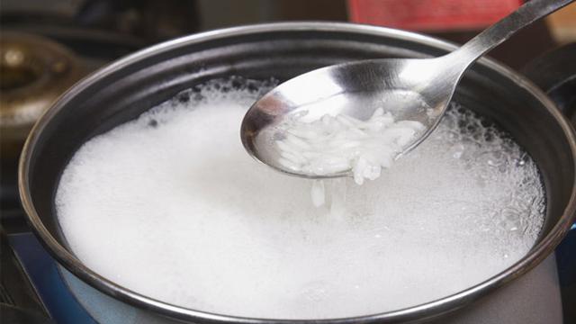 Jangan Buang Air Beras, Cek Manfaatnya