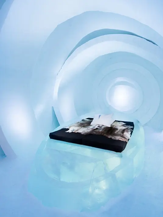 Live your time merupakan karya Jose Carlos Cabello Millán dan Javier Alvaro Colomino Matassa ruangan ini mengacu pada konsep waktu. Cabello Millán telah membuat beberapa suite di Icehotel ini. (Dailymail)