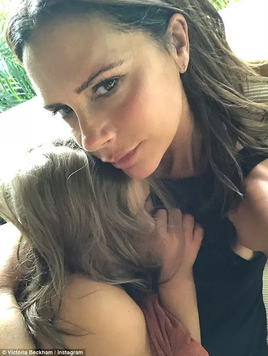 Victoria Beckham sendiri mengabadikan momen tersebut dan mengunggahnya di akun Instagram. (instagram/victoriabeckham)