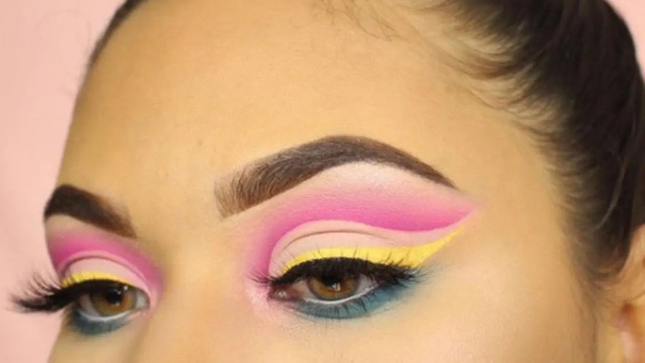 Cantik Banget! Tampilan Eyeshadow Ini Bikin Mata Terlihat Indah