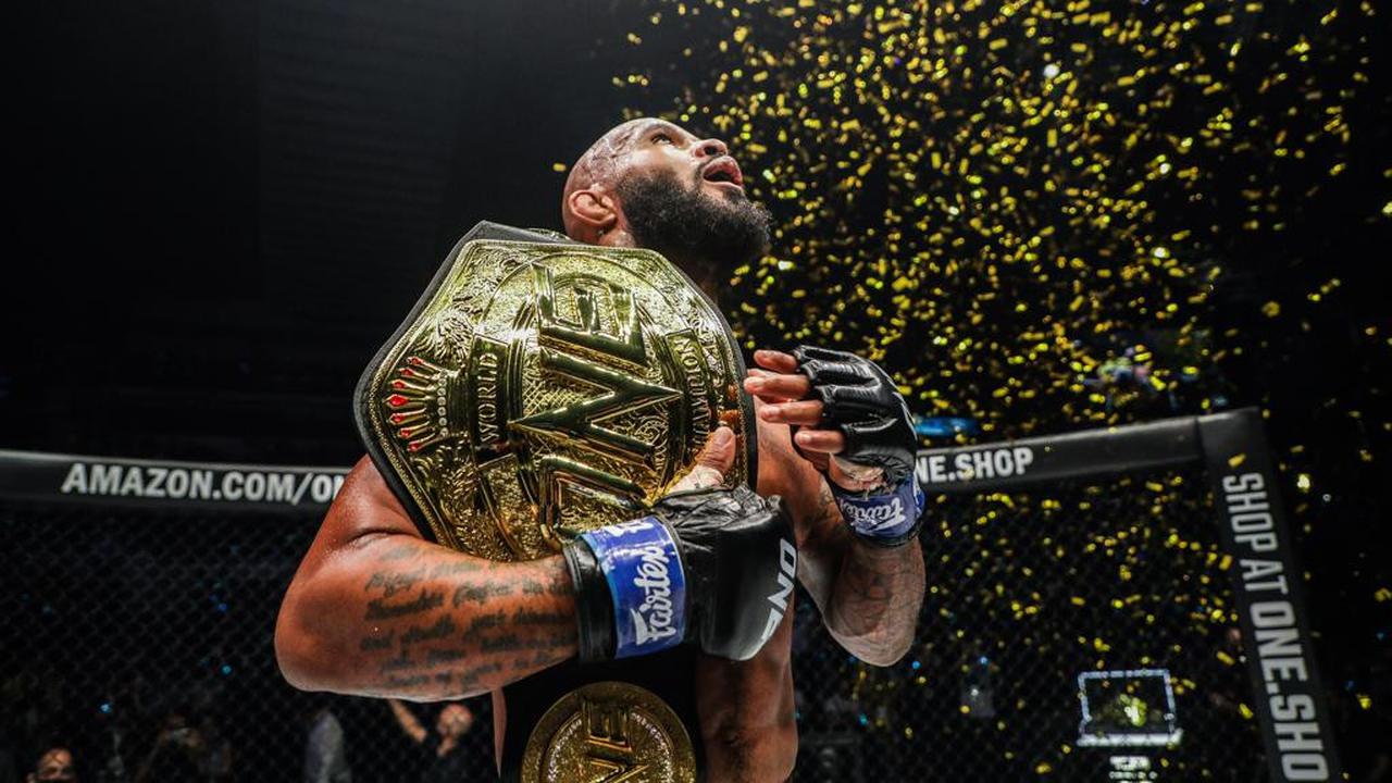 Tuntaskan Dendam atas Adriano Moraes, Demetrious Johnson Rebut Gelar Juara Dunia ONE