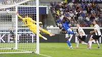 Moise Kean mencetak gol di laga Timnas Italia vs Timnas Estonia di matchday 5 Grup I Kualifikasi Piala Dunia 2026 zona Eropa di Gewiss Stadium, Sabtu (06/09/2025). (Fabio Ferrari/LaPresse via AP)