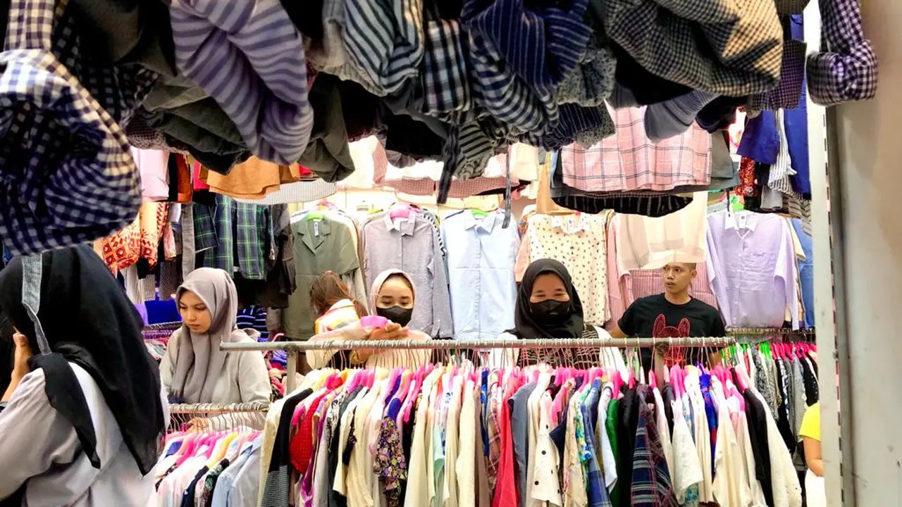 Kegiatan warga di Pasar Senen, Jakarta pusat saat pandemi COVID-19