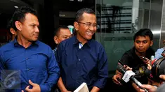 Dahlan Iskan memenuhi panggilan penyidik pidana khusus Kejaksaan Agung, Jakarta, Rabu (17/6/2015). Dahlan diperiksa sebagai saksi kasus dugaan korupsi pengadaan 16 mobil listrik di 3 perusahaan milik BUMN senilai Rp32 miliar. (Liputan6.com/Yoppy Renato)