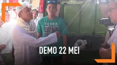 Polda jatim menemukan sejumlah benda yang diduga bom molotov di dalam mini bus yang ditumpangi sejumlah santri. Polisi menduga mereka akan ke jakarta untuk mengikuti aksi 22 Mei.