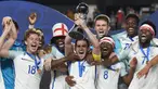 Sejak digulirkan pada 1977, ajang dua tahunan Piala Dunia U-20 yang sempat dilabeli dengan sebutan Piala Dunia Remaja dan Piala Dunia Yunior tercatat telah menghasilkan 11 negara dari tiga konfederasi sebagai juara hingga edisi terakhir pada 2019 yang menjadi edisi ke-22. Kesebelas negara tersebut adalah Brasil dan Argentina sebagai wakil Amerika Latin (CONMEBOL), Ghana mewakili Afrika (CAF) dan sisanya 8 negara berasal dari Eropa (UEFA). Berikut daftar 8 negara Eropa yang sukses menjuarai ajang Piala Dunia U-20. (AFP/Jung Yeon-je)