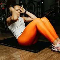 Ilustrasi sit up. (Foto oleh Jonathan Borba dari Pexels)