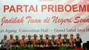 Penari membawakan tari saman saat deklarasi Partai Priboemi di Jakarta, Senin (17/8/2015). Tepat di Hari Kemerdekaan, partai yang berlogo simbol Kerajaan Majapahit itu mendeklarasikan sebagai partai baru. (Liputan6.com/Johan Tallo)