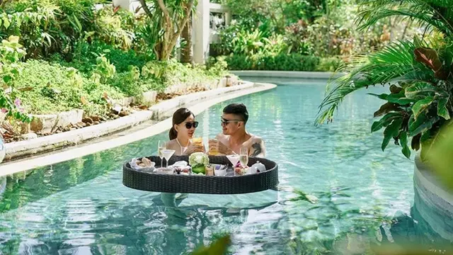 6 Potret Marcel Chandrawinata dan Istri Saat Liburan di Bali, Romantis