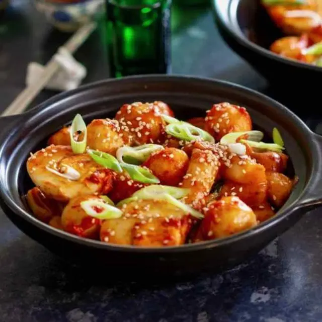 Ilustrasi tteokbokki | 196flavors.com