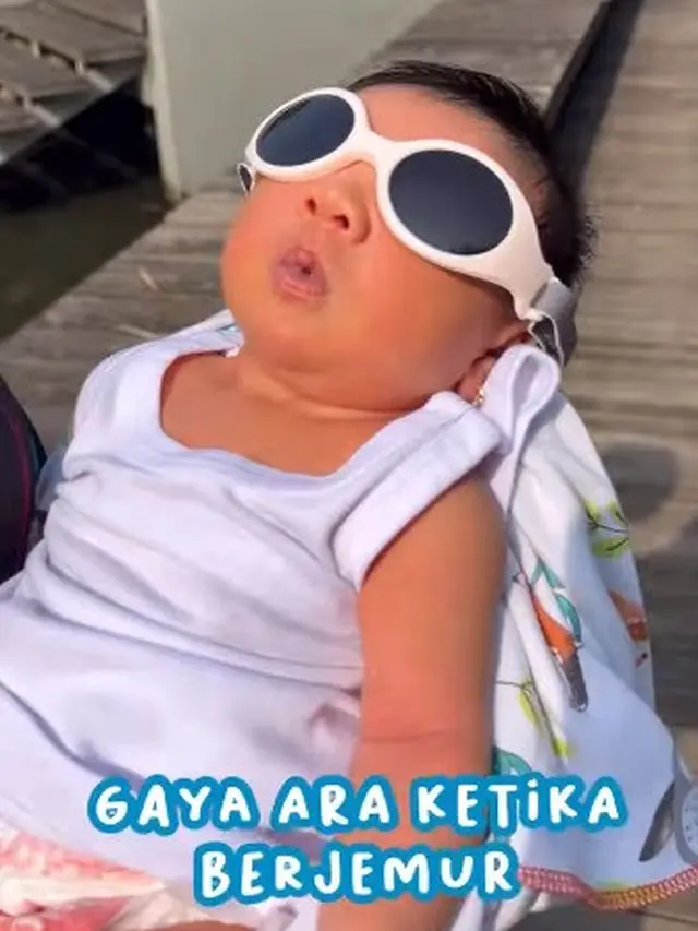 Potret baby Ara putri Irish Bella dan Ammar Zoni saat berjemur. (Foto: Instagram/@araputisabai)