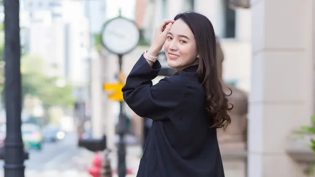 perempuan dan masih bahagia