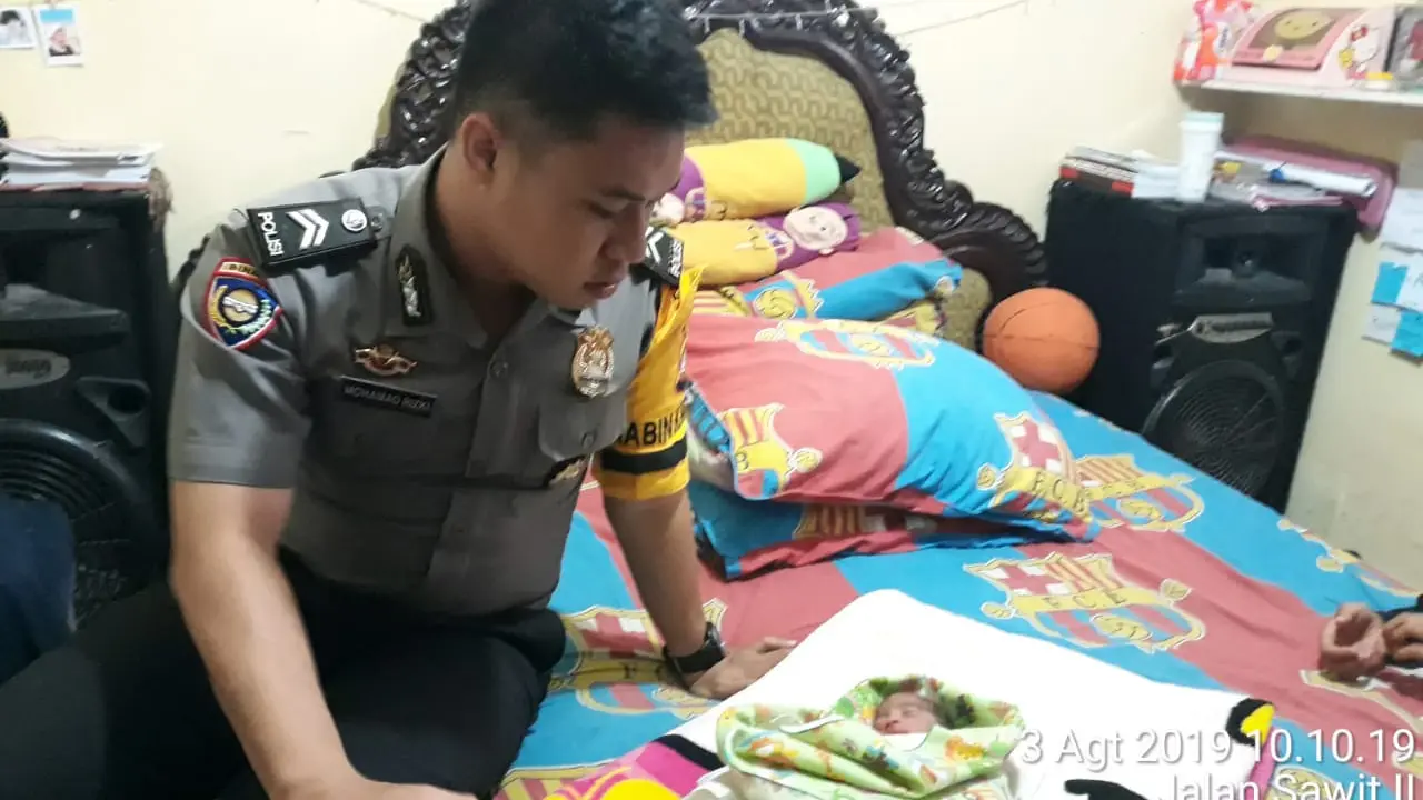 Titipan Tengah Malam dari Perempuan Misterius