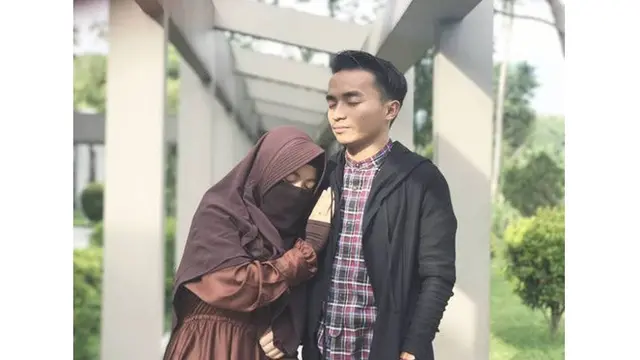 6 Potret Kedekatan Taqy Malik dengan Sang Adik, Bikin Salah Sangka