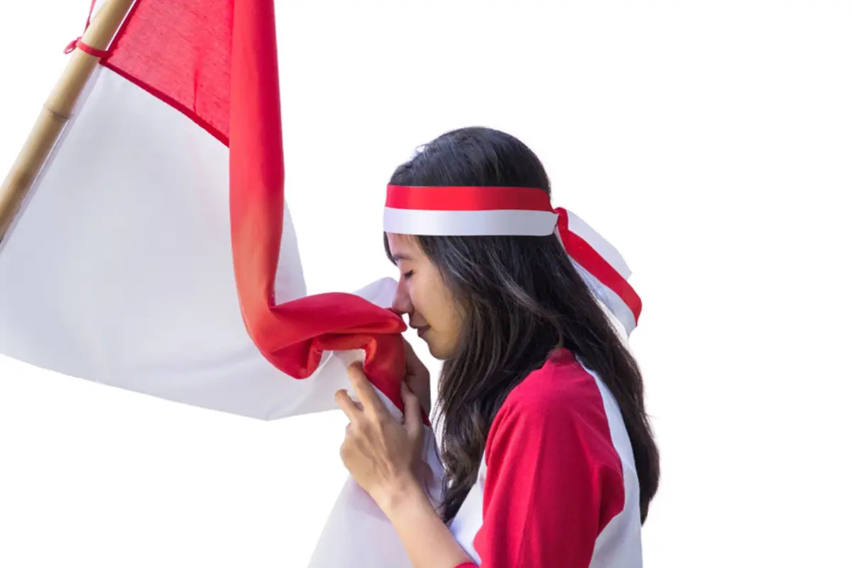 mencium bendera