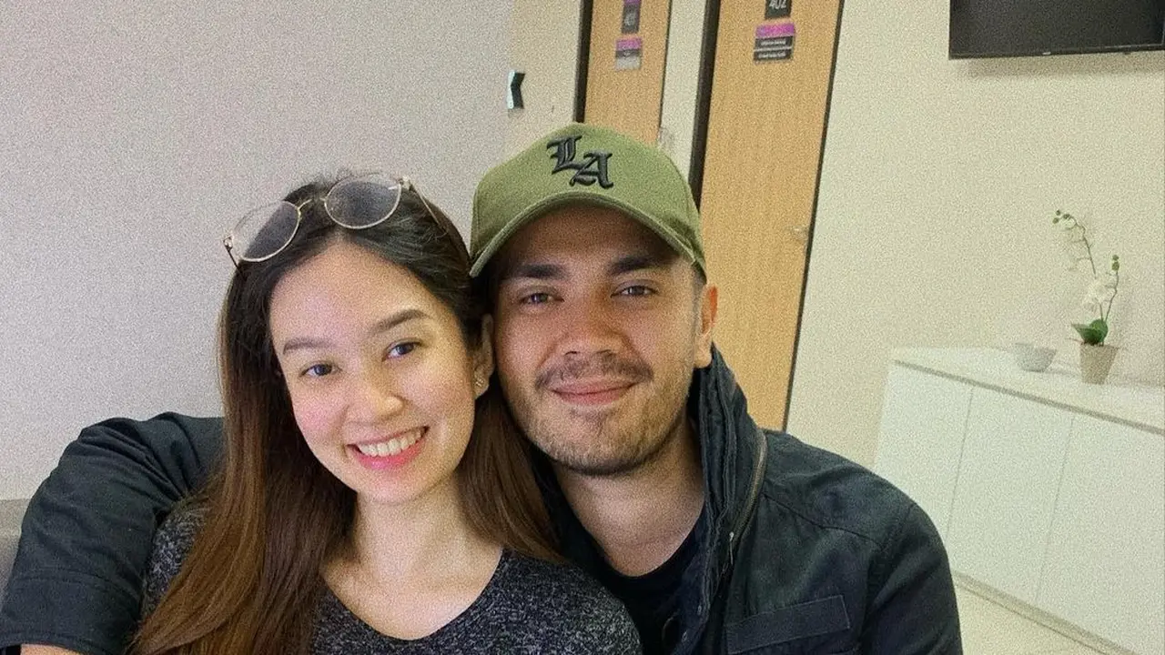 6 Potret Faradilla Yoshi Pamer Baby Bump, Masuki Trimester Ketiga Kehamilan