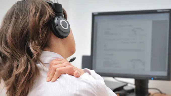 Leher pegal atasi dengan tips mudah ini/copyright: thinkstockphotos.com