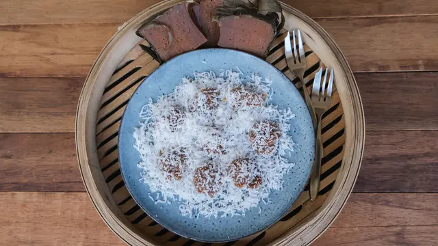 kue keranjang kelapa parut