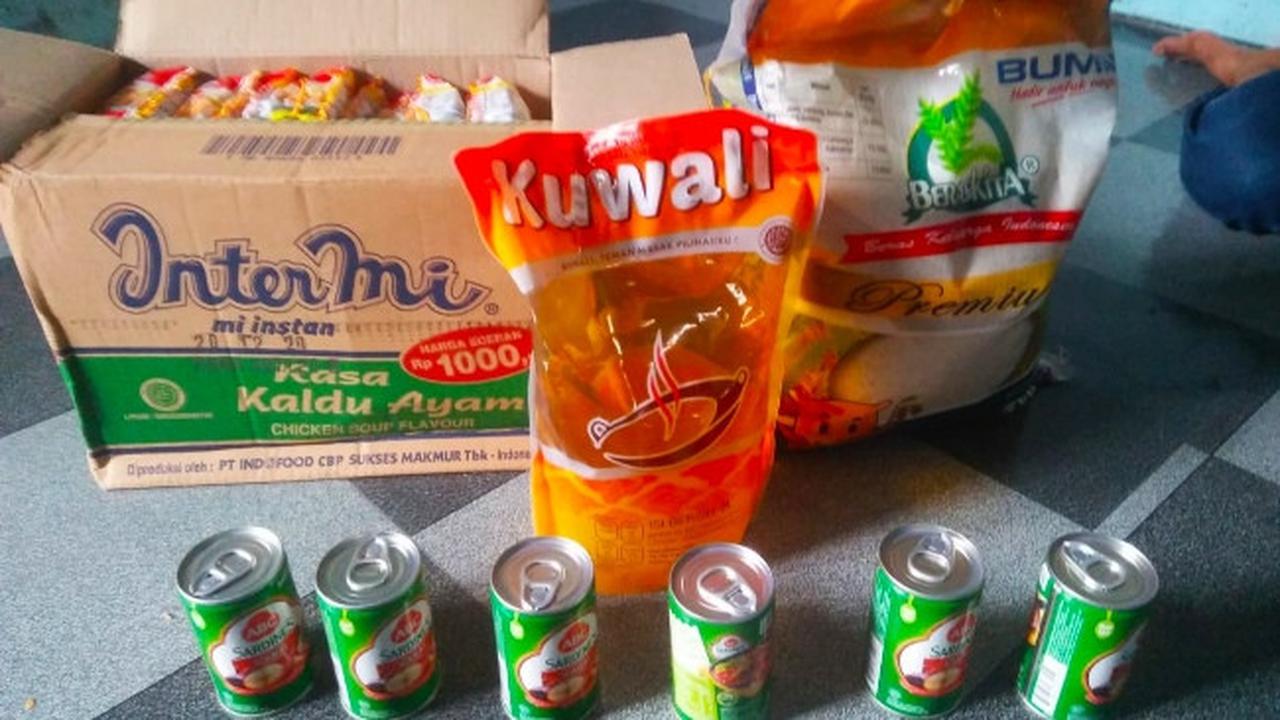 Bantuan sembako PSBB Pekanbaru yang diberikan Pemko Pekanbaru untuk warga terdampak Virus Corona.