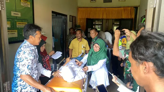 Kasus keracunan massal di SMA 2 Kudus yang menghebohkan warga