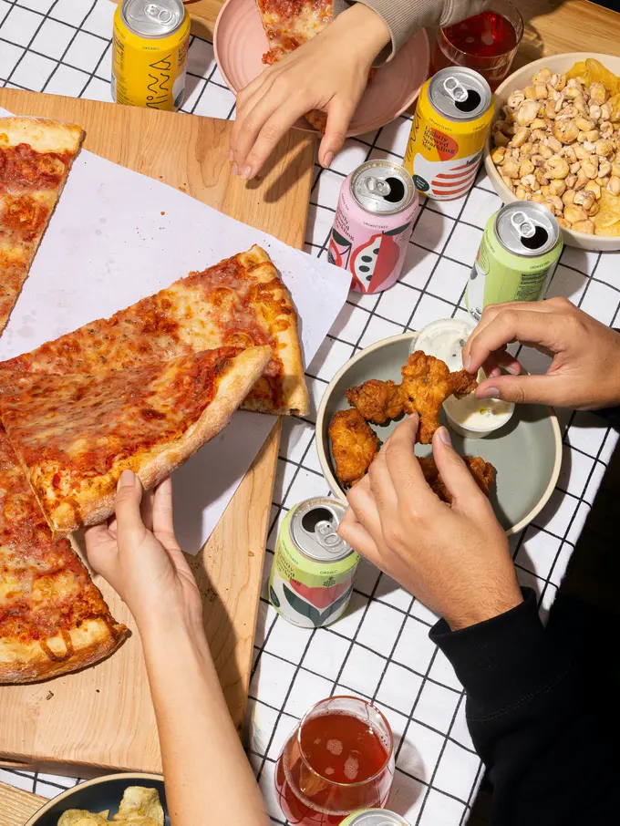 Beberapa makanan dan minuman yang harus dihindari karena dapat menyebabkan perut buncit.