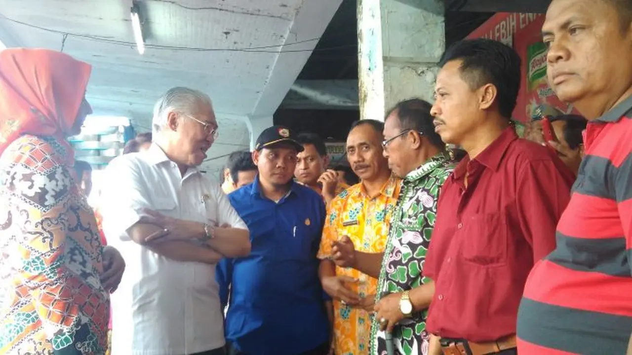 Kementerian Perdagangan akan merevitalisasi Pasar Tanjung Jember dan menatanya sehingga menjadi pusat jual beli yang layak. 