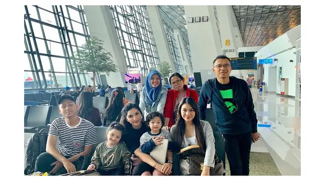 Momen-momen Keakraban Ashanty dengan AAsisten Rumah Tangganya yang Bak Keluarga