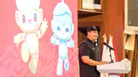 Menpora RI, Dito Ariotedjo memberikan sambutan saat pengukuhan Tim Indonesia untuk Asian Games 2022 Hangzhou di Auditorium Kementerian PUPR, Jakarta, Selasa (19/09/2023). Indonesia ditargetkan mampu membawa 12 medali emas pada Asian Games 2022 ini. (Bola.com/Bagaskara Lazuardi)