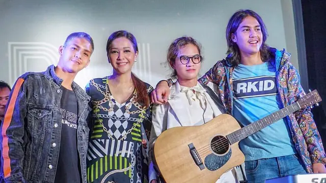 FOTO: Momen Kebersamaan Maia Estianty dengan Al, El dan Dul