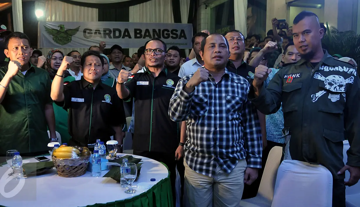 Ketum PKB, Muhaimin Iskandar (kedua kiri), Sekjen PKB, Abdul Kadir Karding (kiri), Menaker Hanif Dhakiri (tengah), Menteri Desa PDTT Marwan Jafar (kedua kanan) ,balon  Gubernur DKI, Ahmad Dhani saat Harlah di Jakarta, (11/3). (Liputan6.com/Johan Tallo)
